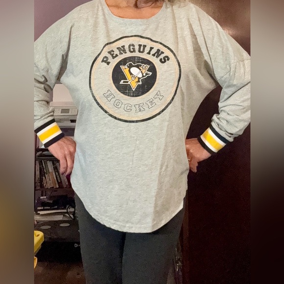 Women’s Pittsburgh Penguins Long Sleeve Gray T-Shirt Striped Cuffs NHL Size XL - Picture 10 of 10